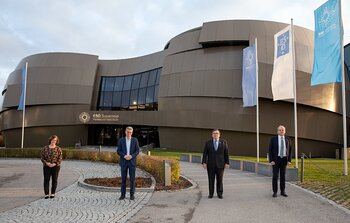 Bavarian Minister of Sciences and Arts visits ESO Headquarters